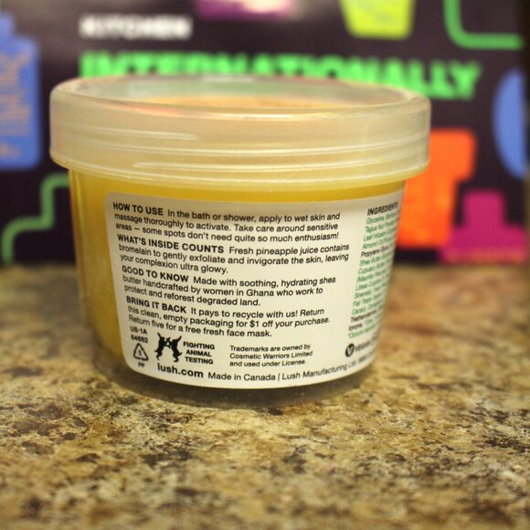 Quirk Jelly Scrub from Lush Kitchen - Picture 3 of 4